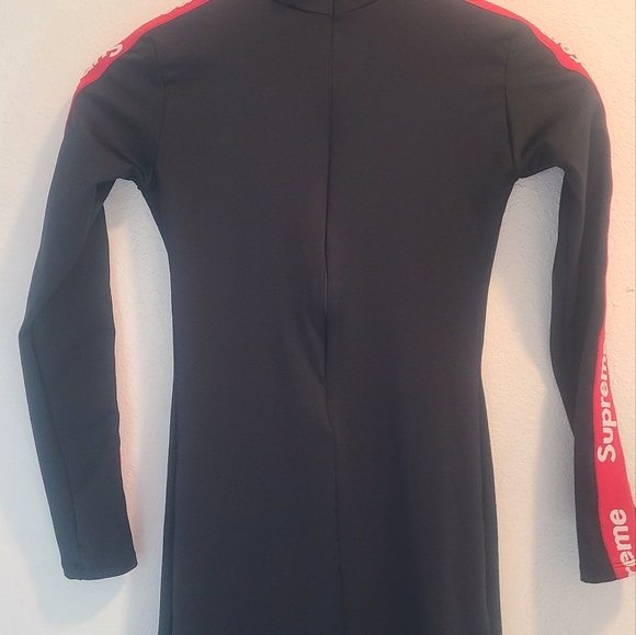 Womens Supreme Dress size: small/ NEW never been worned - Picture 2 of 3